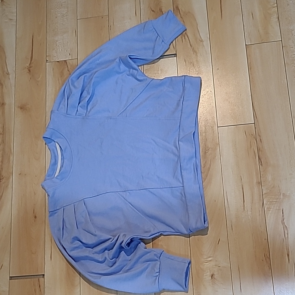 DeLuc women's size small shirt
